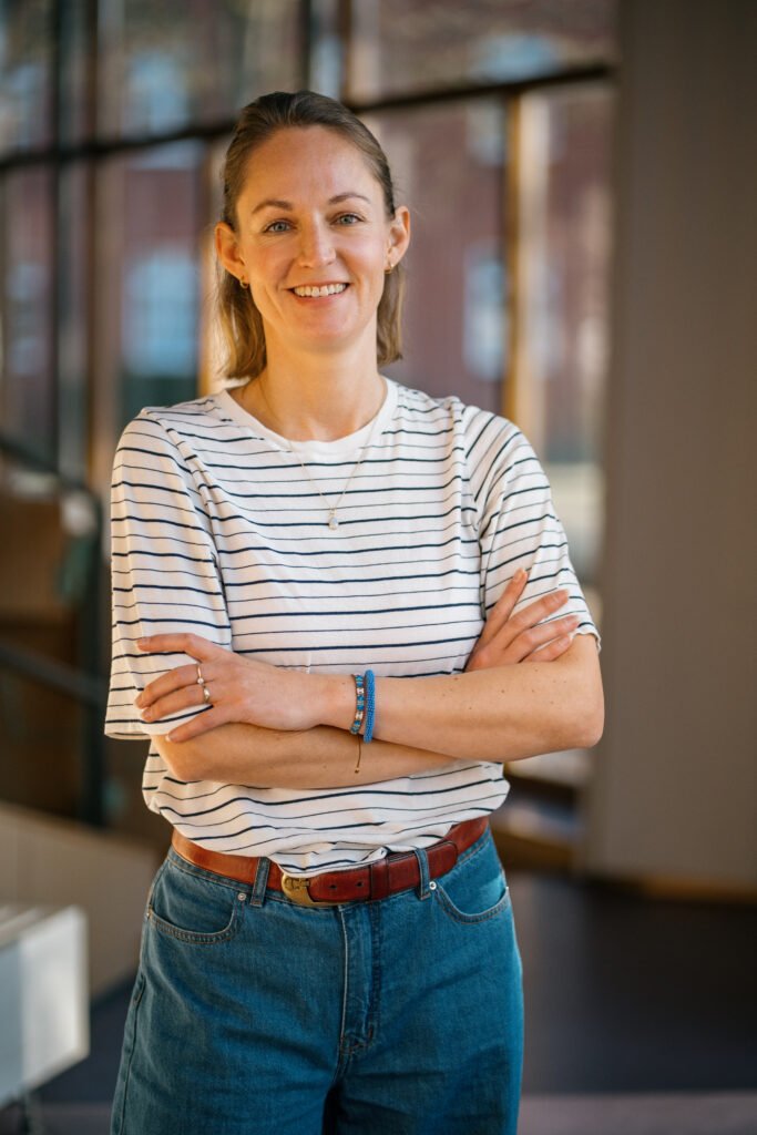 Gründerin Regina Kallfelz mit Verschränkten Armen